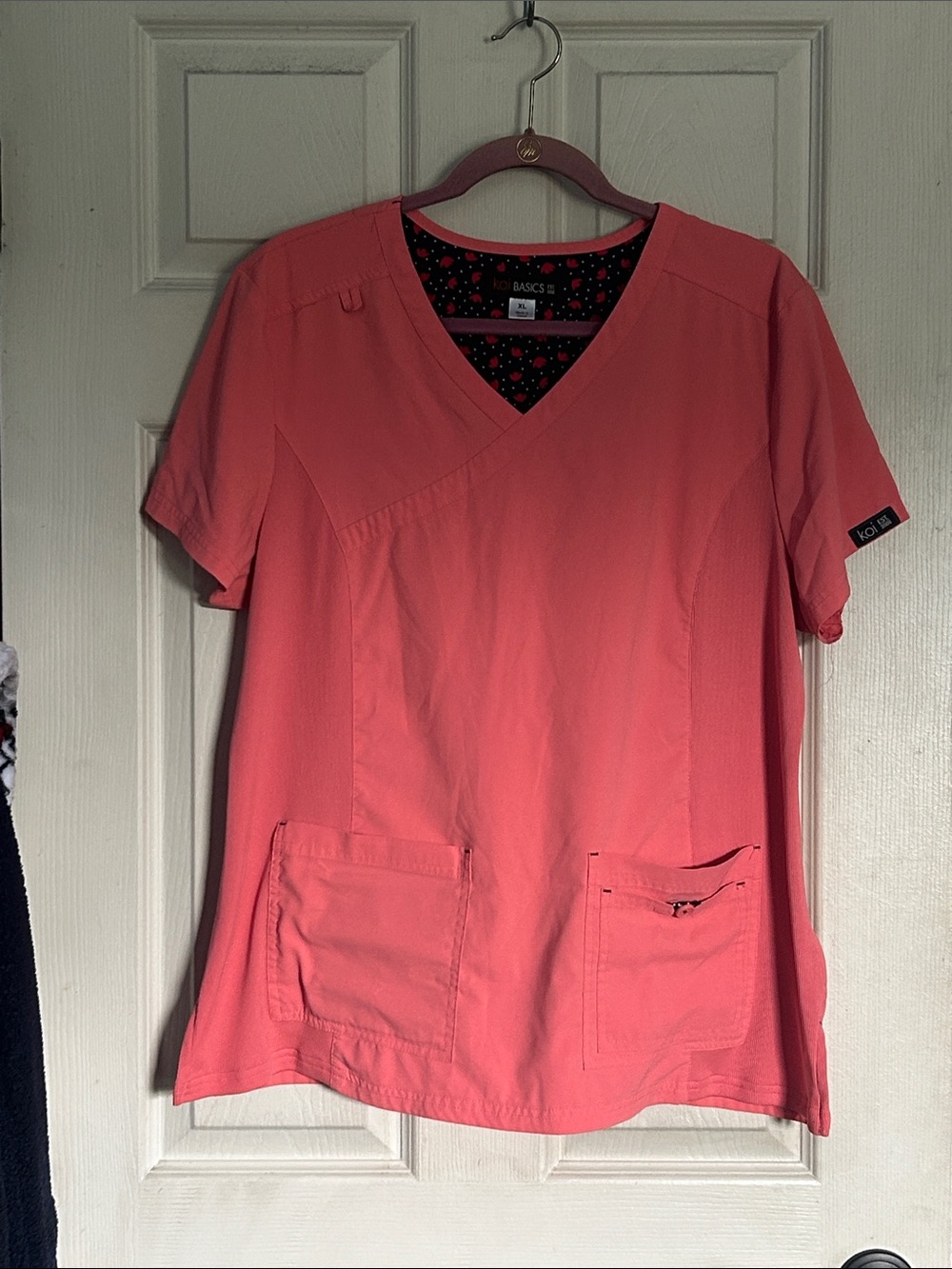 Koi basic v neck short sleeve light pink scrub top size XL